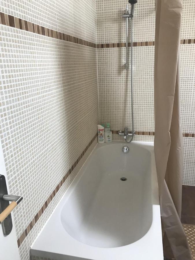 Chambre Du Ru D Ausson Châtel-Censoir Eksteriør bilde